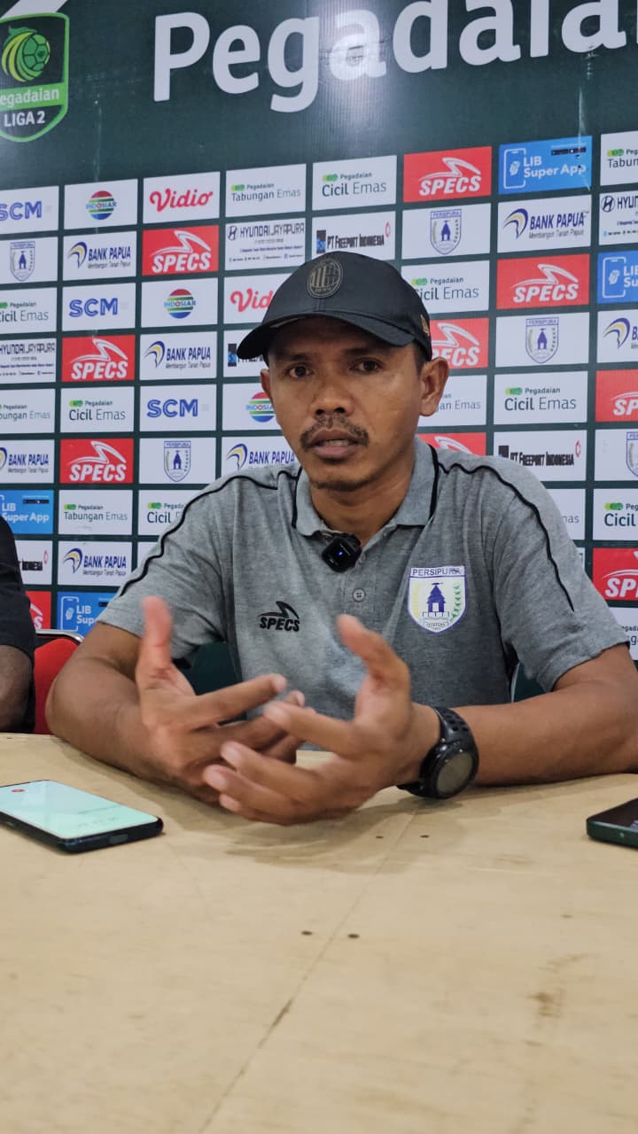 Ricardo Salampessy Beri Jawaban Soal Rumor ke Persela Lamongan