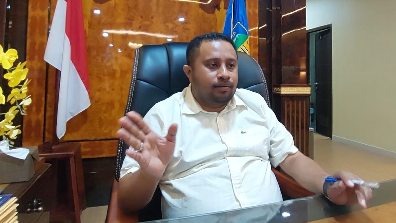 Ketua DPR Papua, Denny Hennry Bonai(CEPOSONLINE.COM/KAREL)