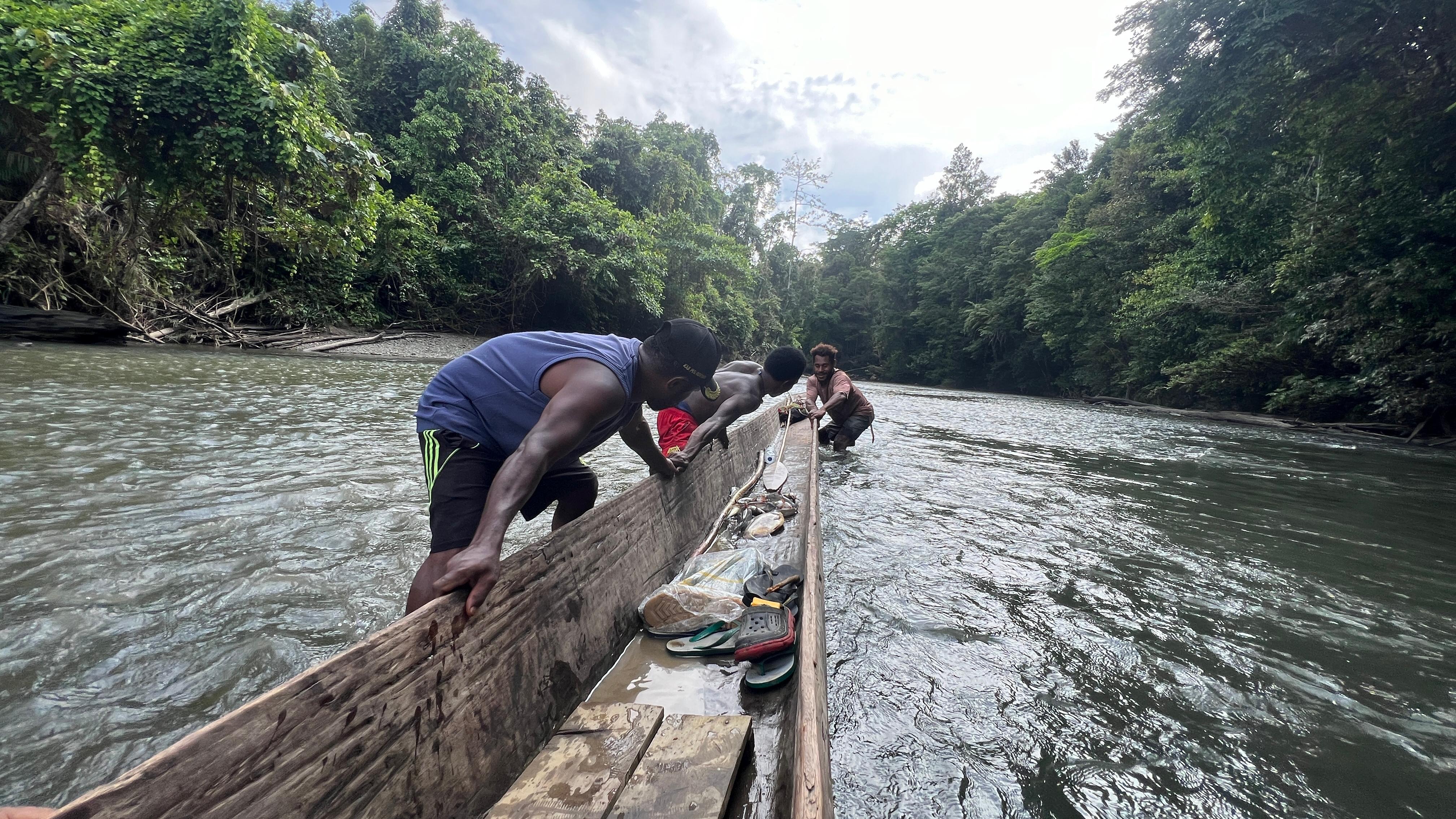 Perjalanan peliputan di Kampung Neliti, Distrik Towe, Kabupaten Keerom pada 18&nbsp;September&nbsp;2025.(Foto&nbsp;Erianto)