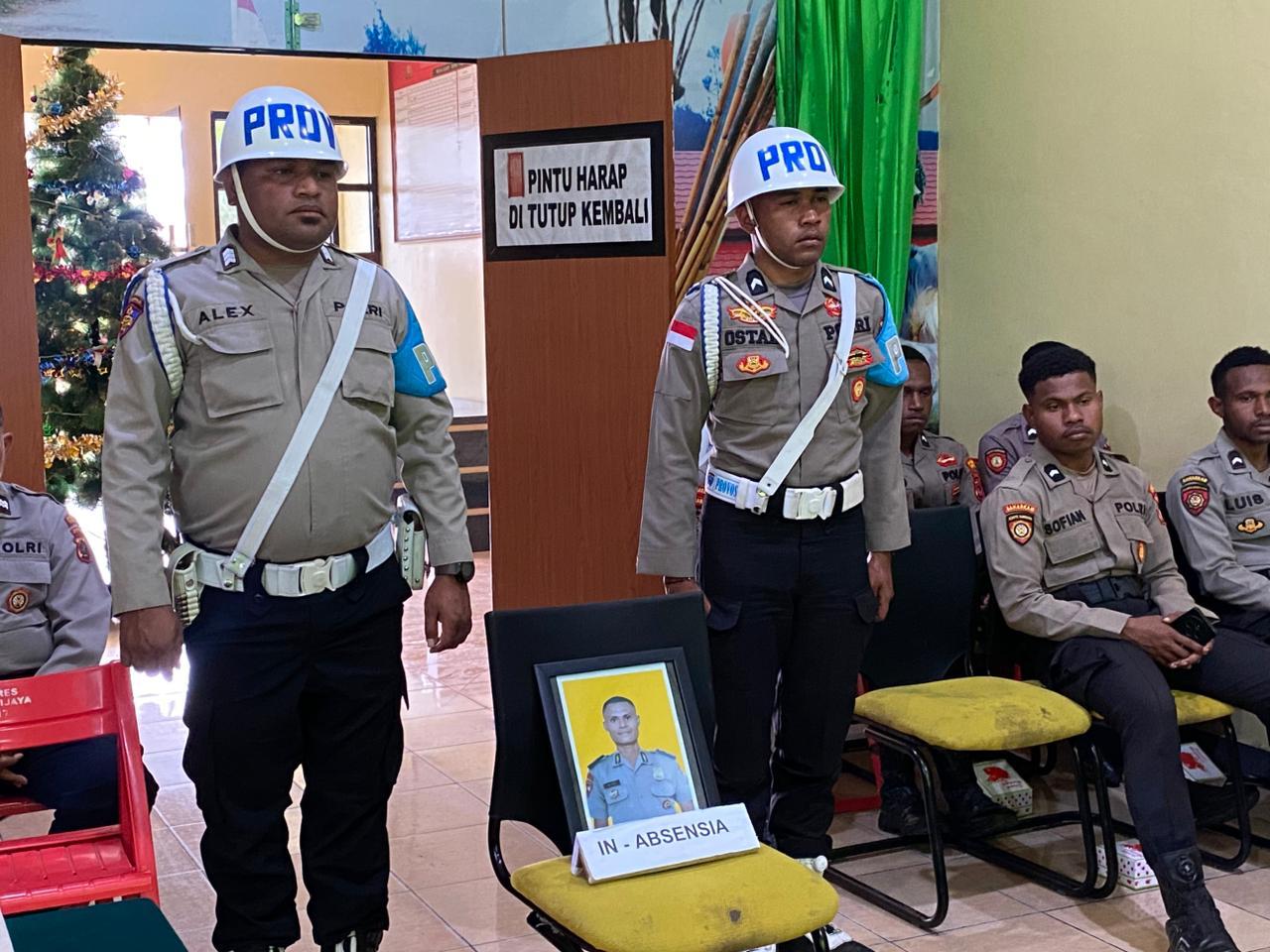 Meski Tak Hadir dalam Persidangan Sidang Kode Etik Profesi Polri kepada Brigpol NE dan Briptu RY Tetap dilaksanakan Propam Polres Jayawijaya, Senin (15/12/2025). (Ceposinline.com/Deni).