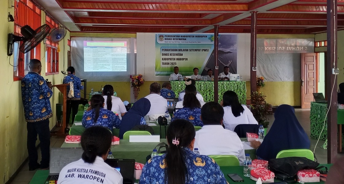 Pemantauan Wilayah Setempat (PWS) di Gedung Serbaguna GKI Jemaat Filadelfia Nonomi, Rabu (17/12). (Cenderawasih Pos/Ismail)