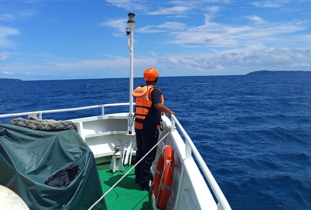 Tim Basarnas saat menuju lokasi Tanjung Andei untuk mencari korban tenggelam pada 24 Desember lalu. (CEPOSONLINE.COM/ISTIMEWA).