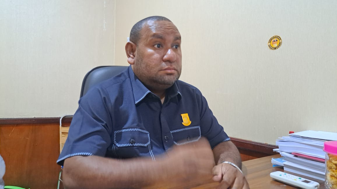 Kepala Suku Taniauw, Barend Bartolomeus Waskai Taniauw. (CEPOSONLINE.COM/ISTIMEWA).
