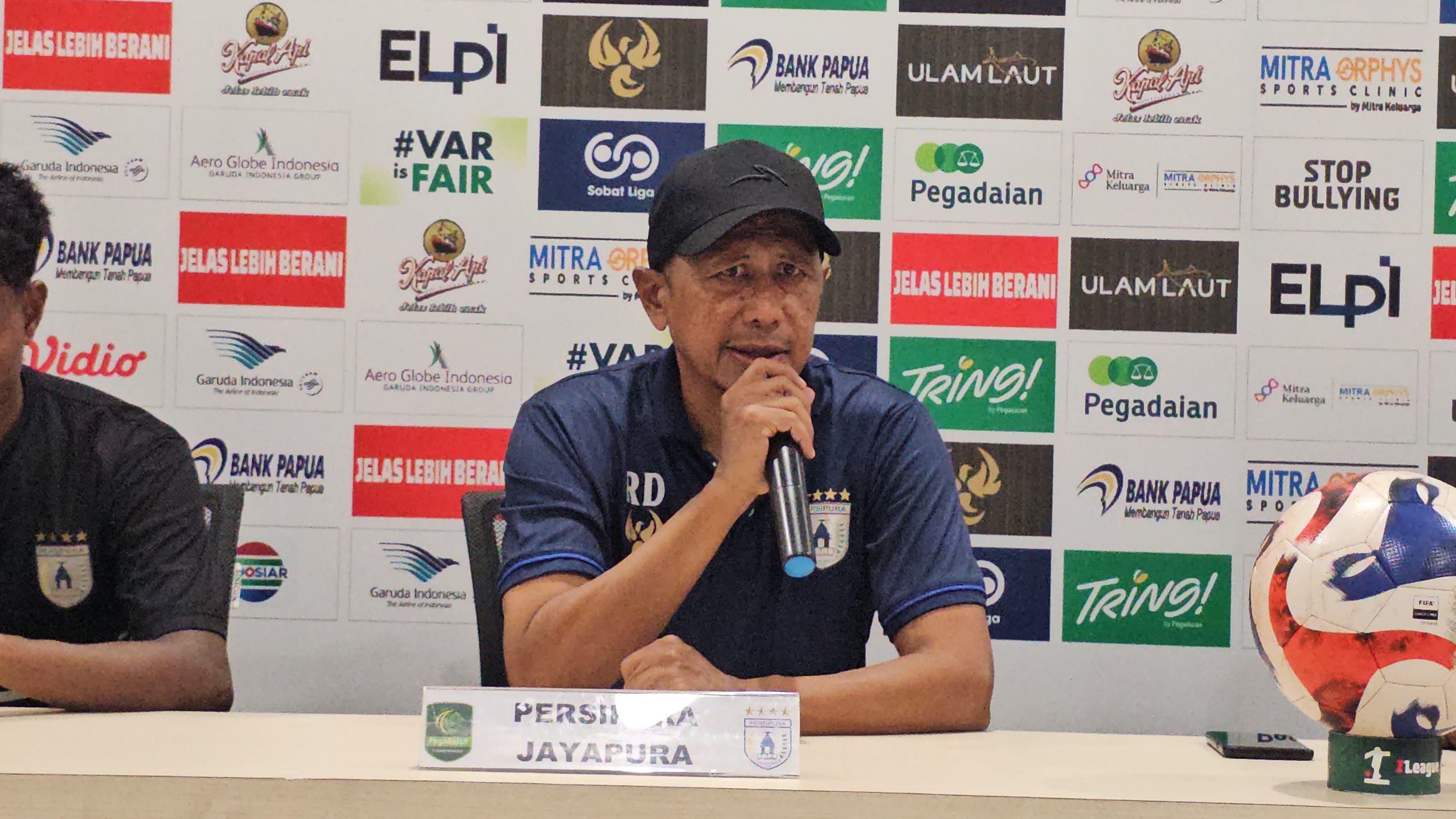 Pelatih Persipura, Rahmad Darmawan. (CEPOSONLINE.COM/HANS PALEN).