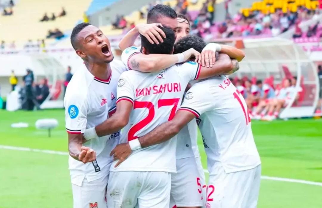 Malut United melumat Persis Solo tiga gol tanpa balas di Stadion Manahan. (Media Malut United)