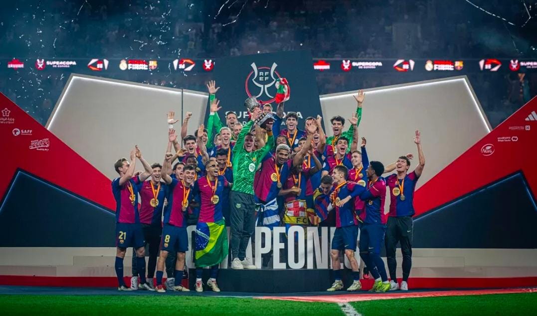 FC Barcelona berhasil menjuarai piala Super Spanyol ke-15nya dini hari tadi. (fcbarcelona.com)