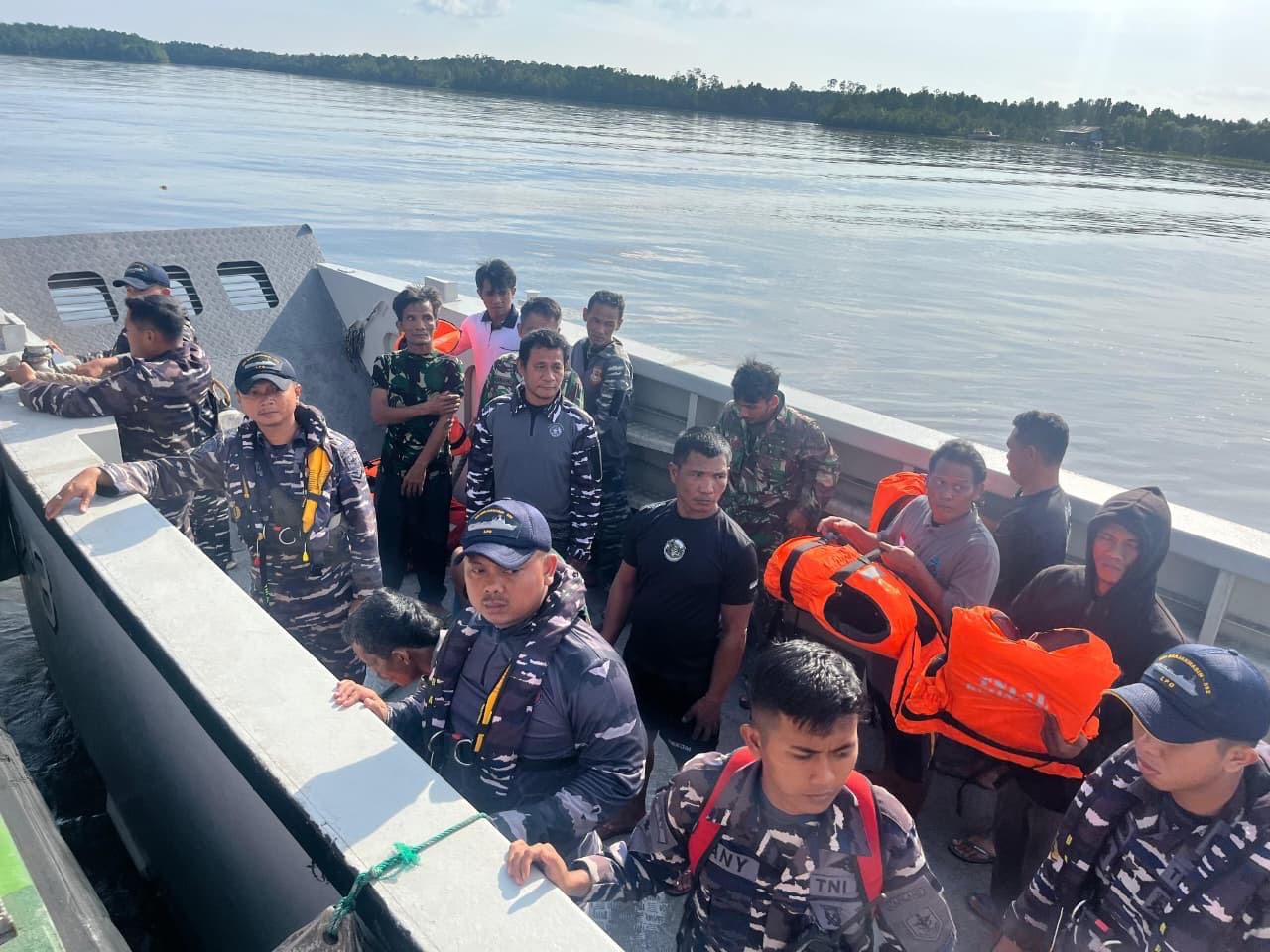 Para korban yang berhasil selamat dari tragedi tenggelamnya KM. Putra Kuantan di perairan Timika, Senin 19 Januari 2026 malam. (Foto: Istimewa).