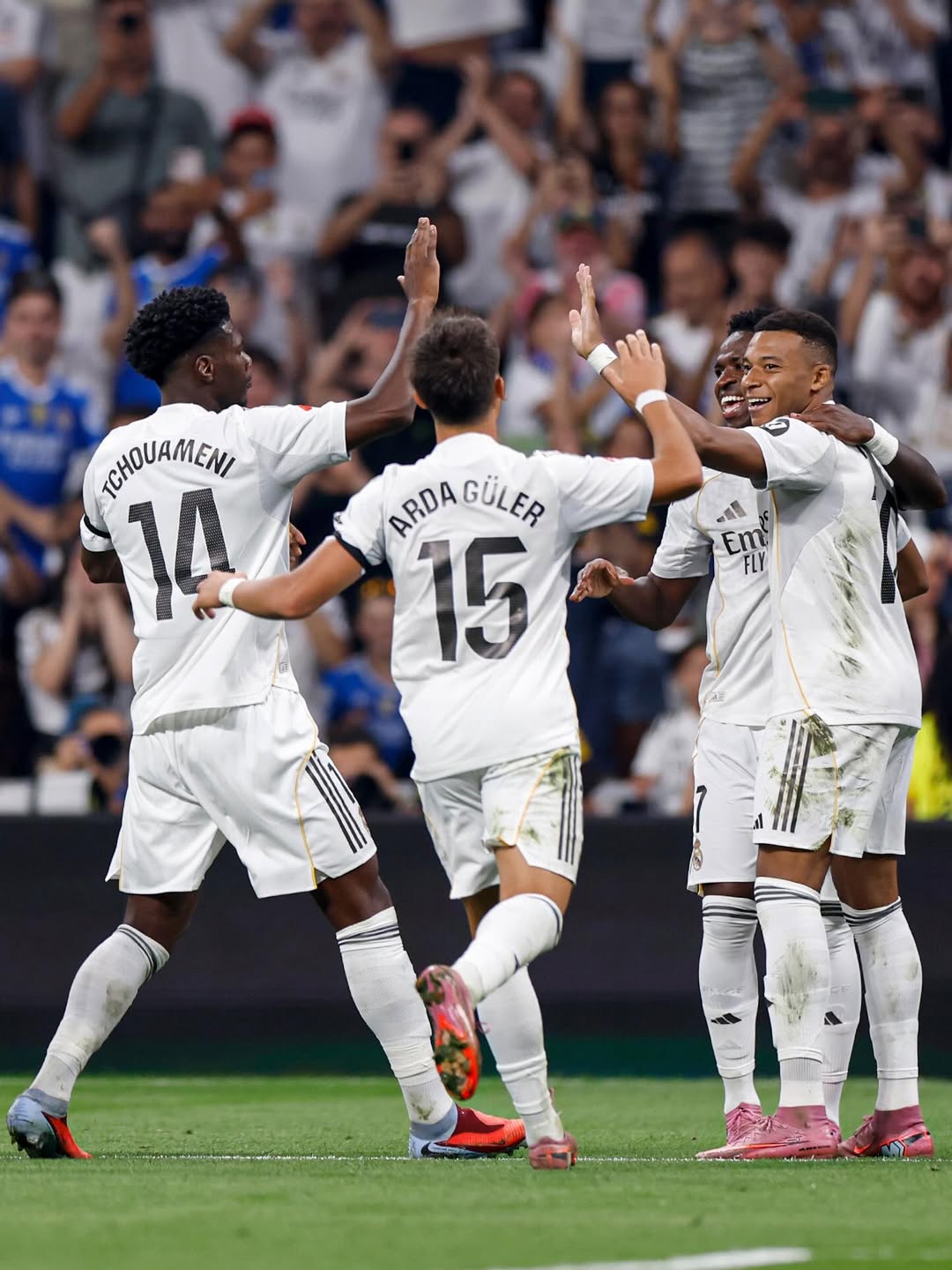 Tim sepak bola Real Madird usah mencetak gol. (Instagram @realmadrid)