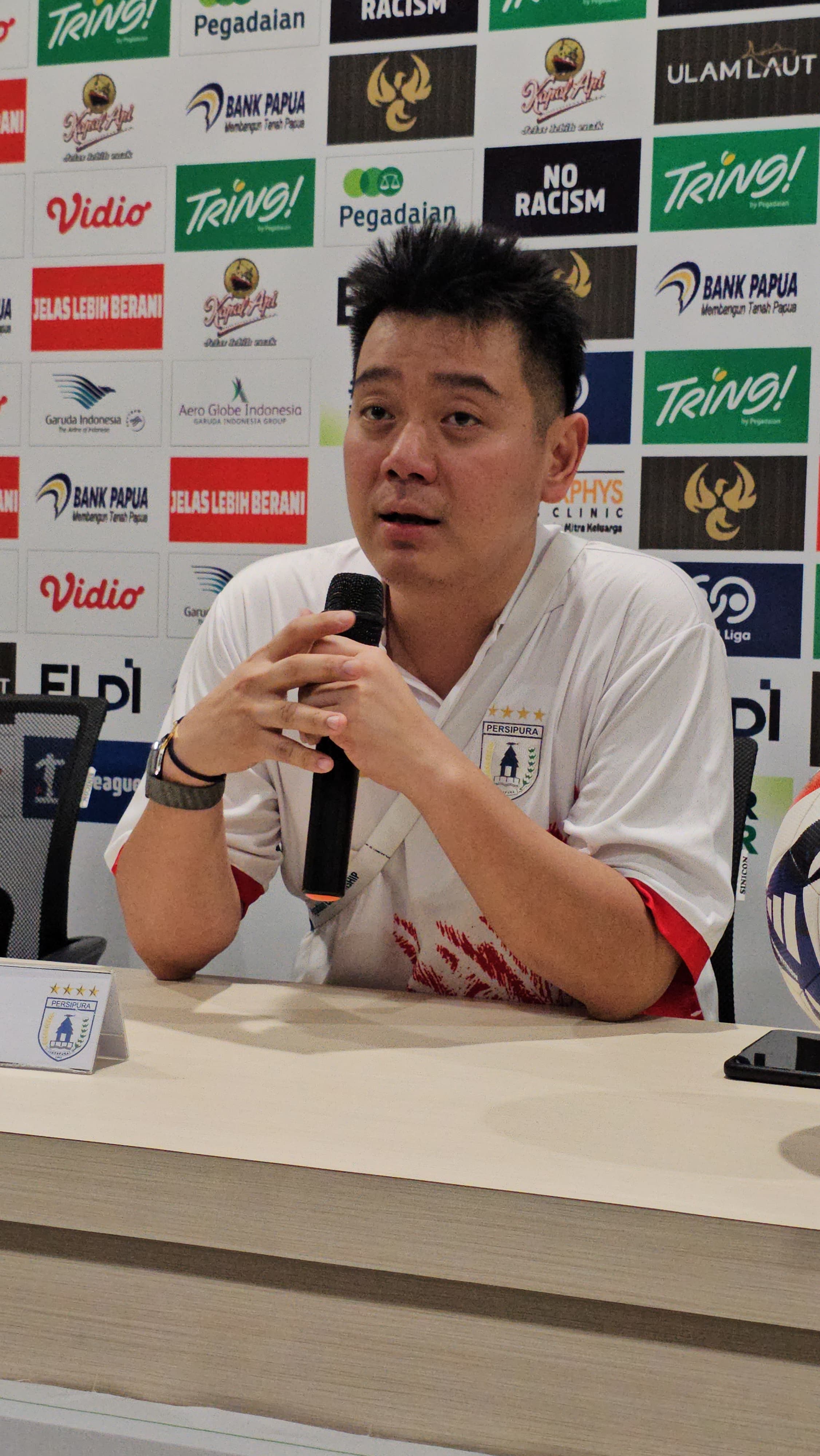 Manager Persipura, Owen Rahadyian. (CEPOSINLINE.COM/HANS PALEN).