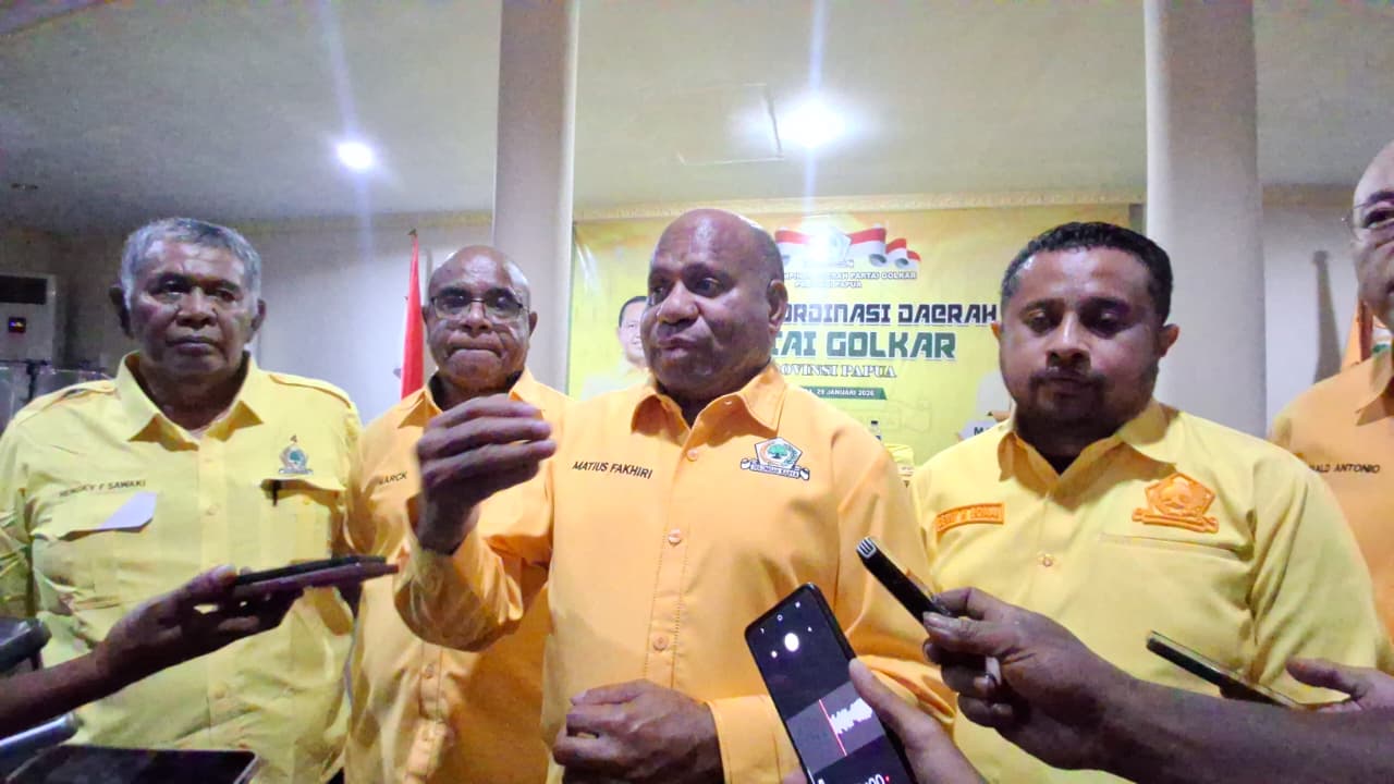 Mathius D. Fakhiri selaku Ketua DPD Golkar Papua (CEPOSONLINE.COM/KAREL)
