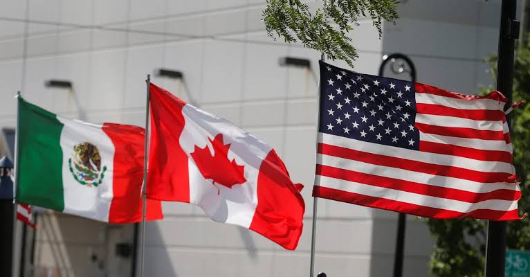 Bendera Meksiko, Kanada dan Amerika Serikat.