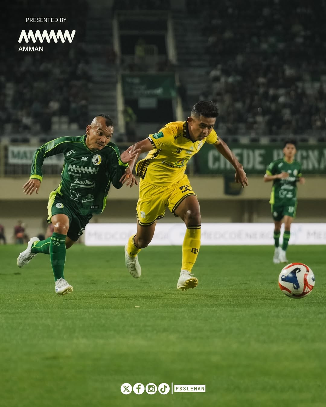 Duel Pemain Pss Sleman dan Barito Putera. (Instagram: @pssleman).