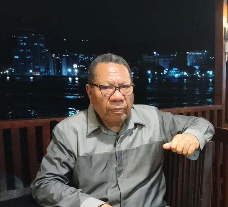 Hengky Jokhu, Ketua LSM Papua Bangkit (CEPOSONLINE.COM/IST)