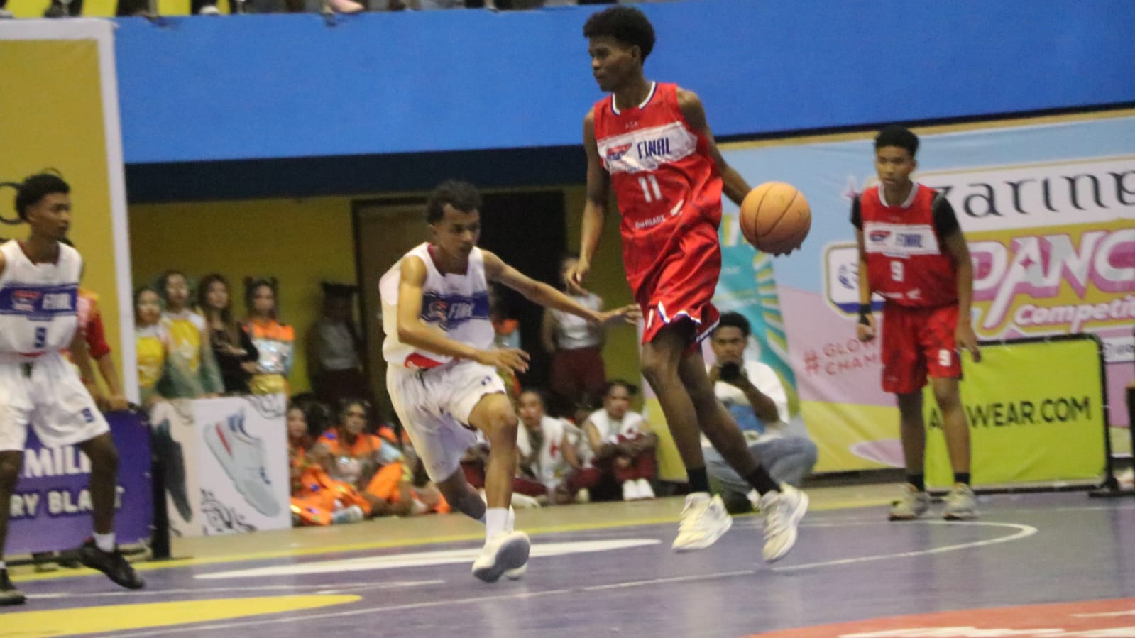 Partai puncak DBL Honda with Kopi Good Day Series 2026 mempertemukan SMA Teruna Bakti (TB) kontra SMA Jhon 23 Merauke di GOR Waringin, Kota Jayapura, Jumat (6/2/2026).