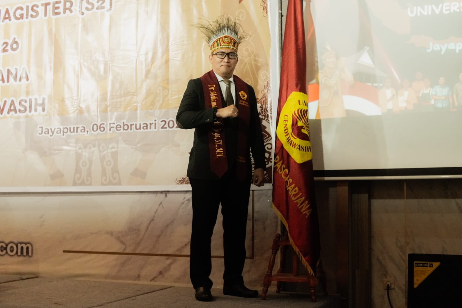 Aipda Dr. Mohamad Efendi Jaya usai mengikuti yudisium di di Hotel Grand Abepura, Kota Jayapura, pada Jumat (6/2/2026) (Ceposonline.com/ISTIMEWA).