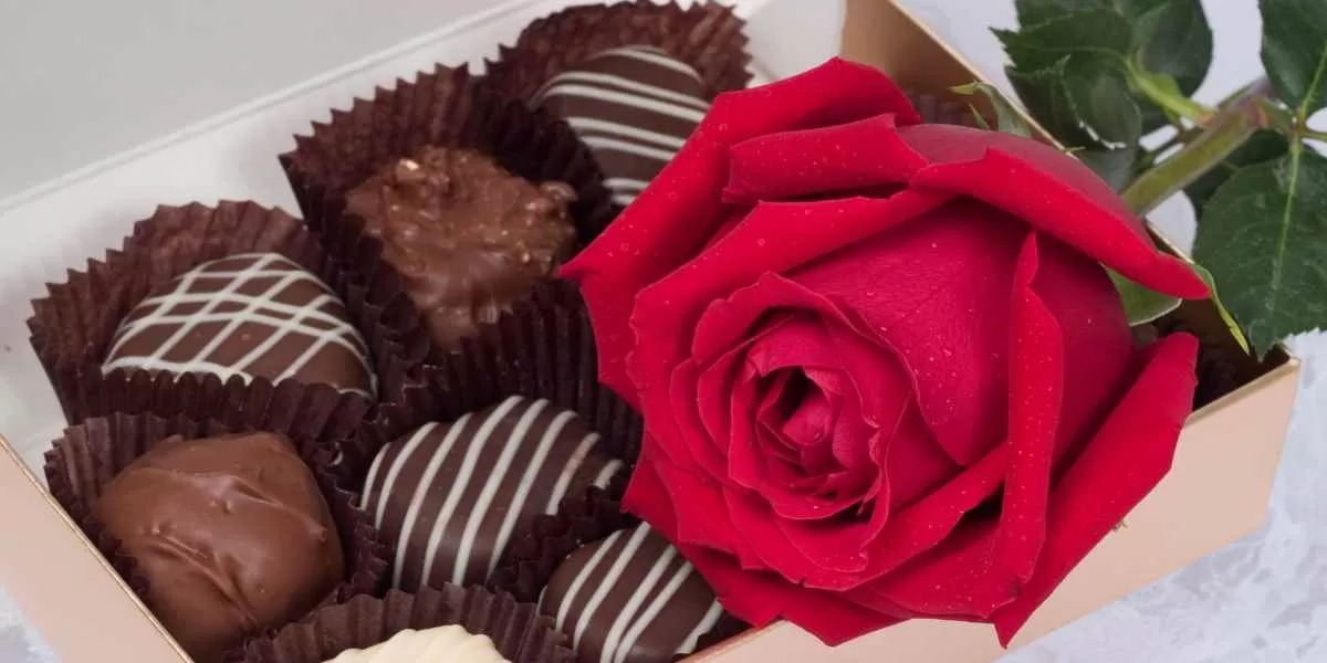 Hari Valentine bukan sekadar cokelat dan bunga. Ini kisah sejarah panjang dari legenda Santo Valentinus hingga tradisi cinta modern.