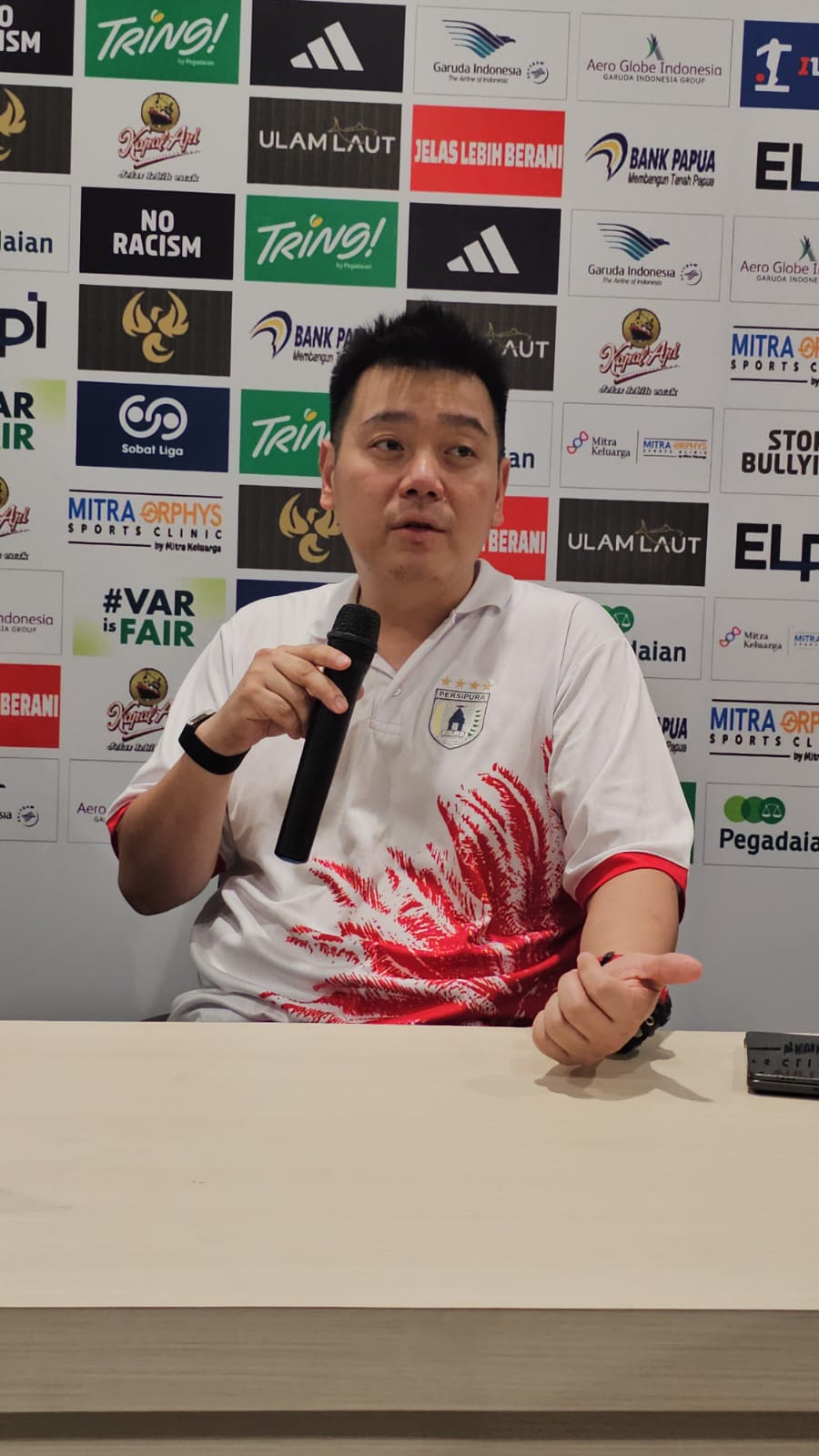 Manager Persipura, Owen Rahadyian. (CEPOSONLINE.COM/HANS PALEN).
