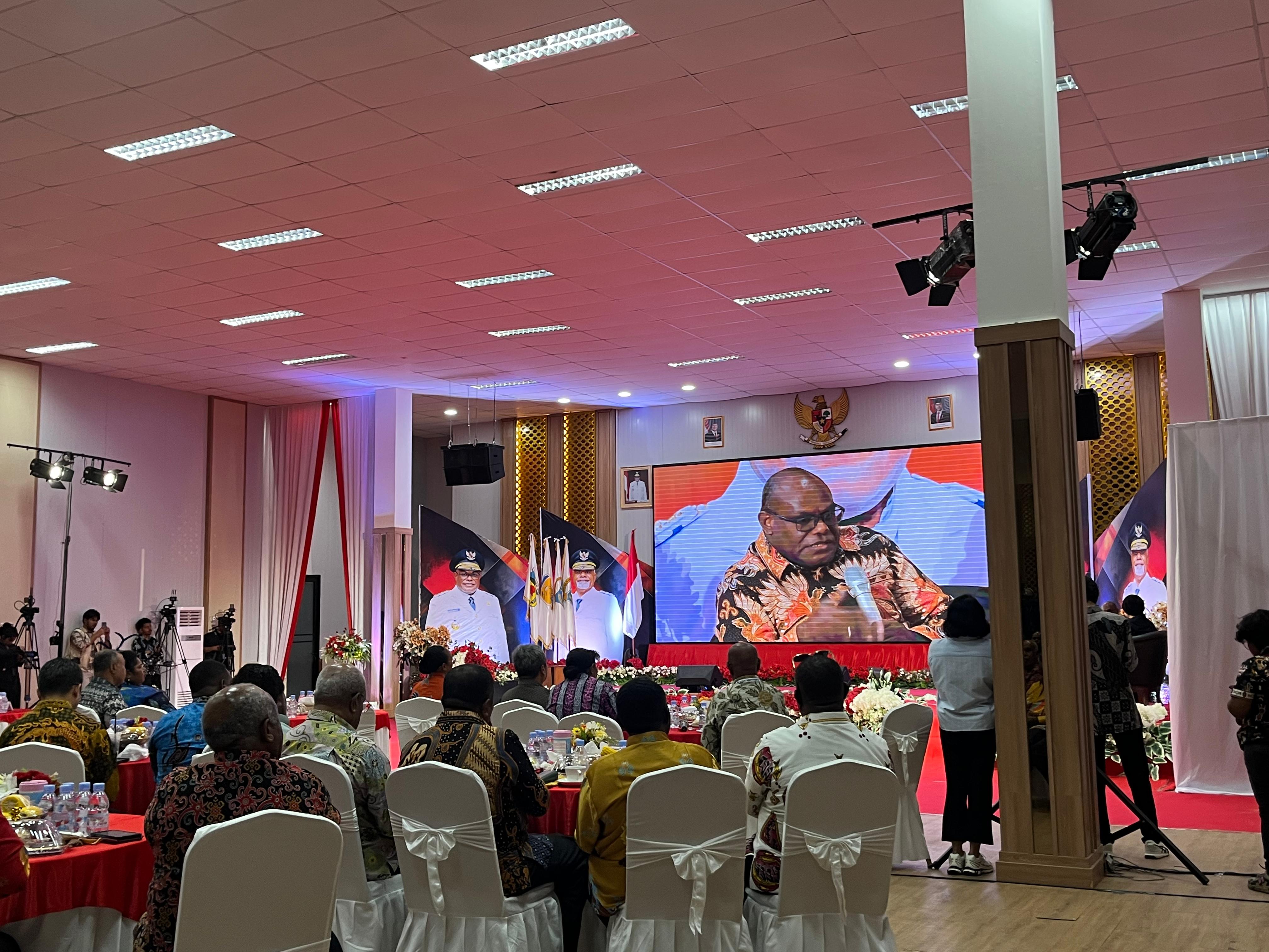 Suasana Talkshow 1 Tahun Kepemimpinan Gubernur dan Wakil Gubernur Papua Tengah di Ballroom kantor Gubernur Papua Tengah, Jumat (20/2/2026).(CEPOSONLINE.COM/THERESIA F. TEKEGE)