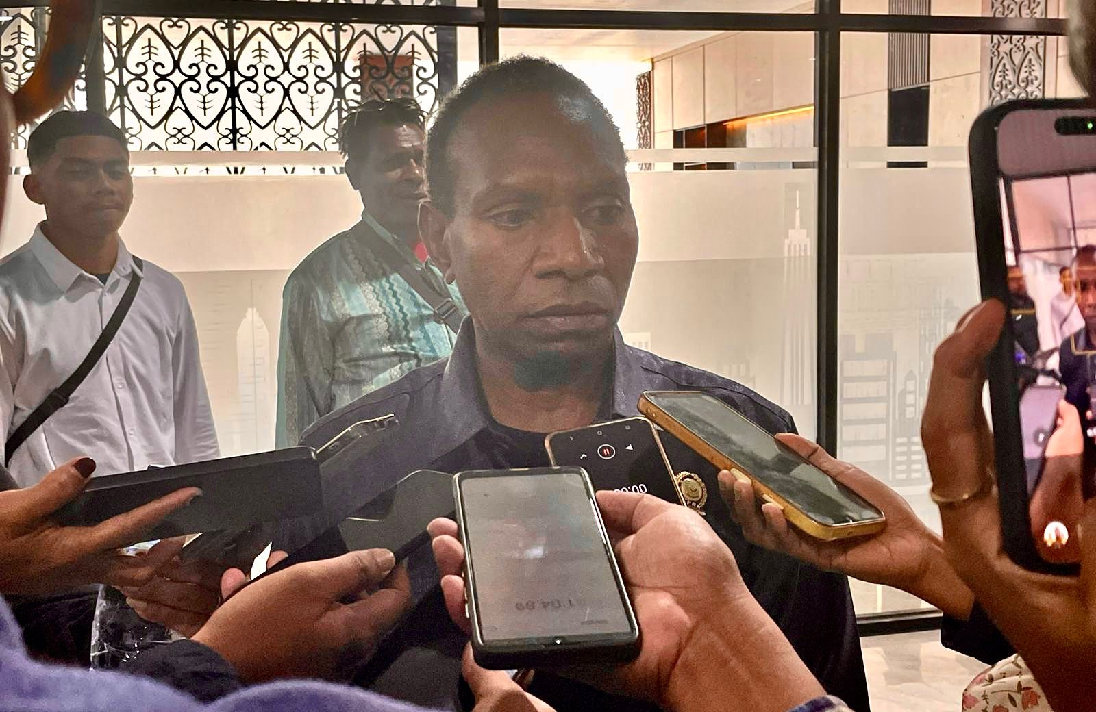 Ketua DPRK Mimika, Primus Natikapereyau. (Foto: CEPOSONLINE.COM/MOH. WAHYU WELERUBUN). 