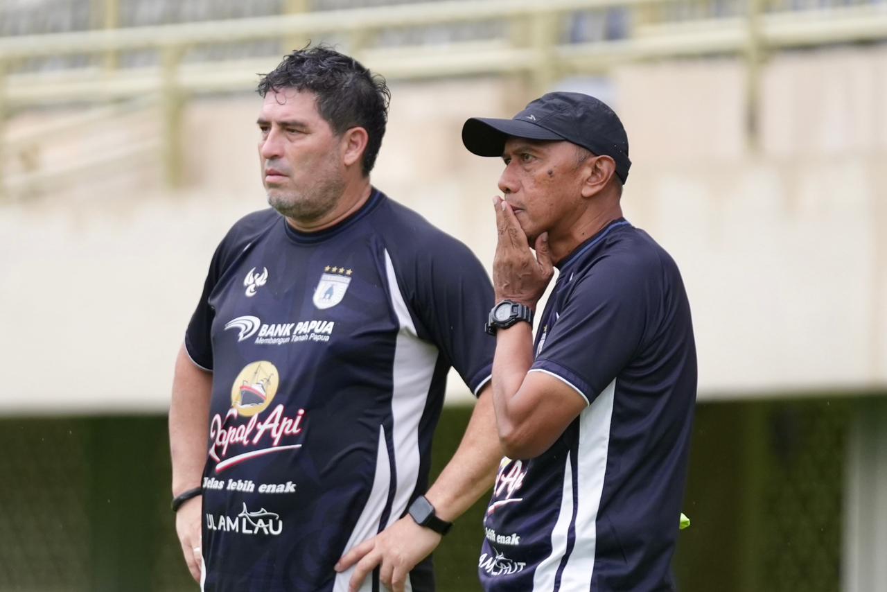 Pelatih Persipura, Rahmad Darmawan. (Persipura Official).