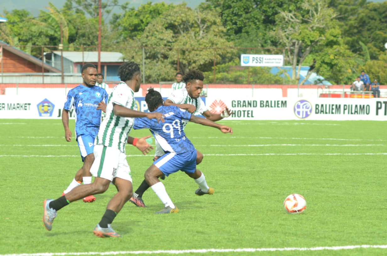 Pertandingan Bumi Baliem vs Persindug 2-3 di Stadion Pendidikan Itlay Ikinea Wamena Senin (2/3/2026).