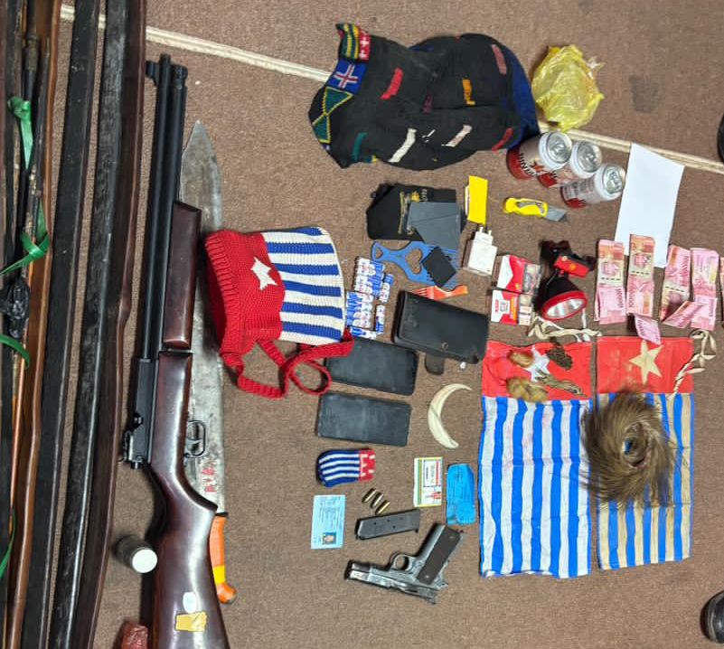 Barang bukti yang diamankan oleh aparat keamanan, Senin 2 Maret 2026. (Foto: Koops TNI Papua). 