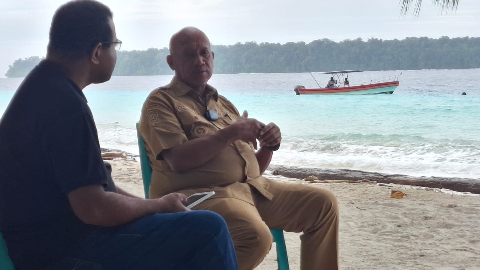 Bupati Biak Markus O. Mansnembra (CEPOSONLINE.COM/FIKTOR PALEMBANGAN).