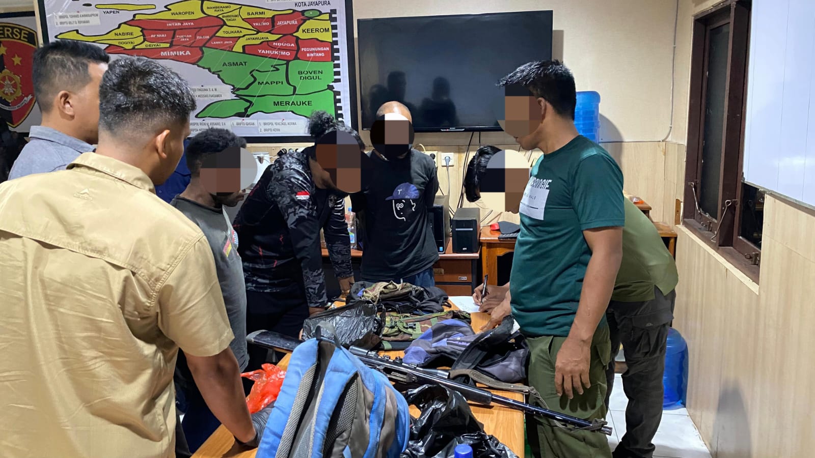 Satgas ODC bersama Jajaran Polda Papua saat bongkar jaringan penyelundupan senapan dan amunisi (Senmu) di Jayapura, Kamis (12/3/2026) (CEPOSONLINE.COM/ODC)  