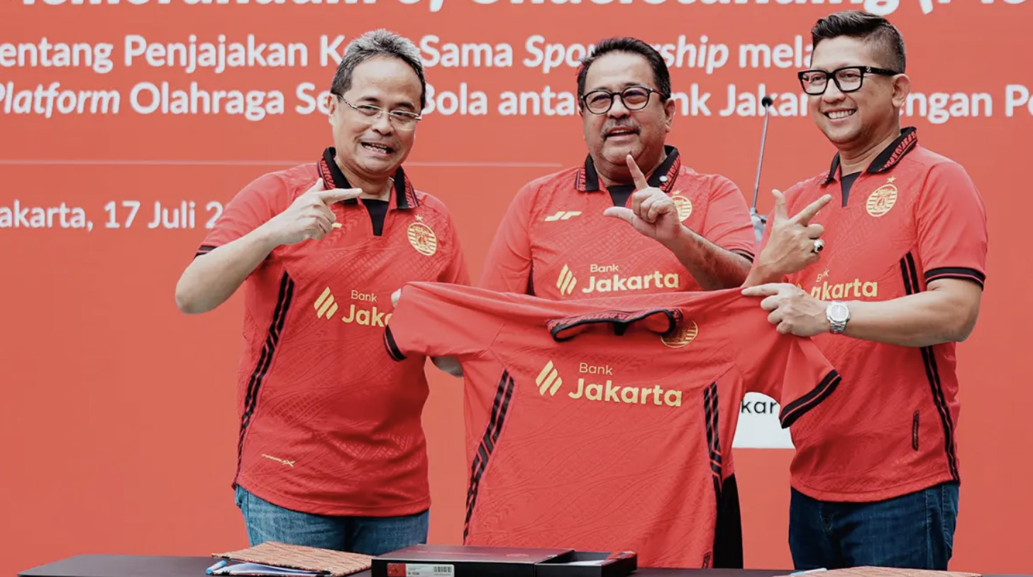 Persija ketika perkenalkan sponsor baru musim 2025/2026.