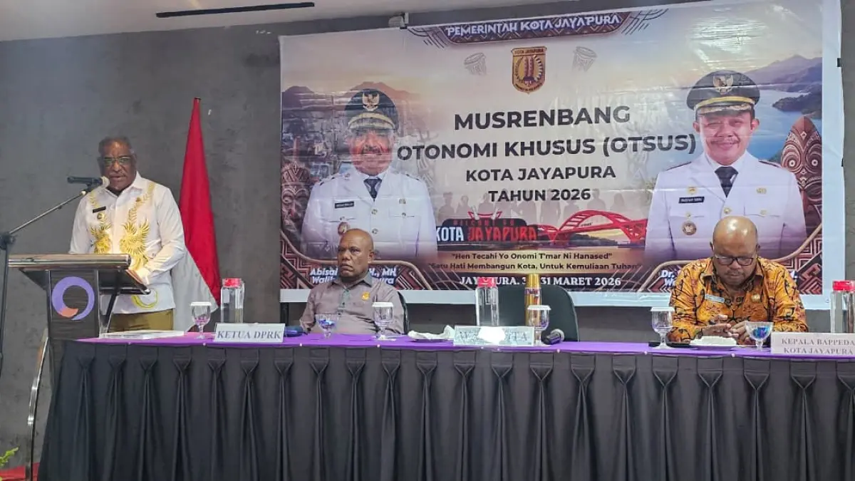 Wali Kota Jayapura, Abisai Rollo saat menutup Musrenbang Otsus Kota Jayapura, Selasa (31/3/2026). (CEPOSONLINE.COM/HANS PALEN).