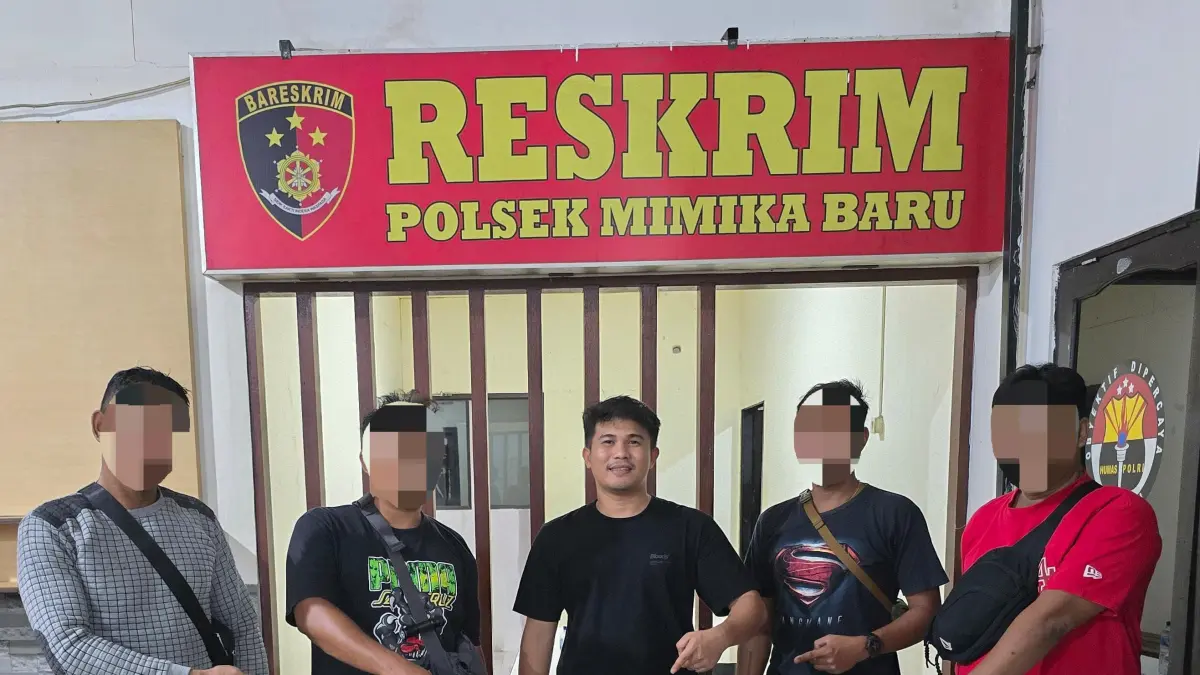 Pelaku yang berhasil dibekuk polisi dari Polsek Mimika Baru. (Ceposonline.com/ Polsek Mimika Baru).