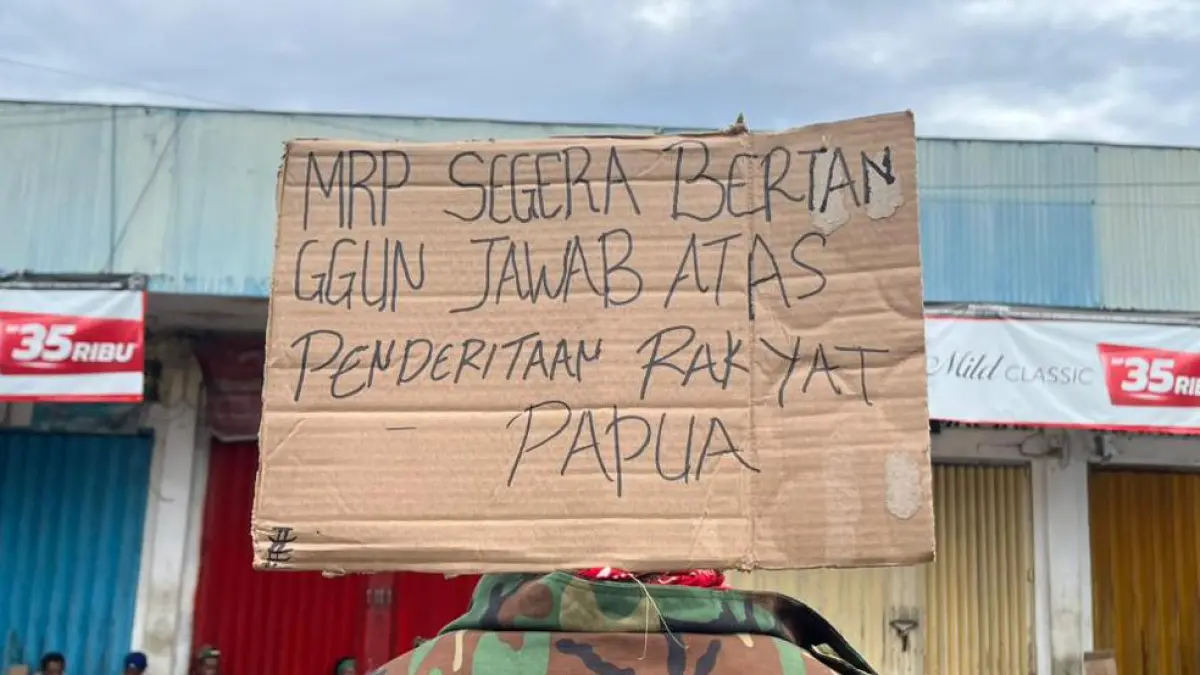 Suasana aksi demonstrasi di Pasar Karang Nabire. (CEPOSONLINE.COM/THERESIA F. TEKEGE)&nbsp;
