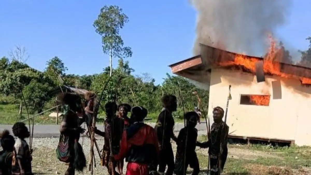 &nbsp;Potret pos yang terbakar di Kwamki Narama. (Foto: Dok. Istimewa)