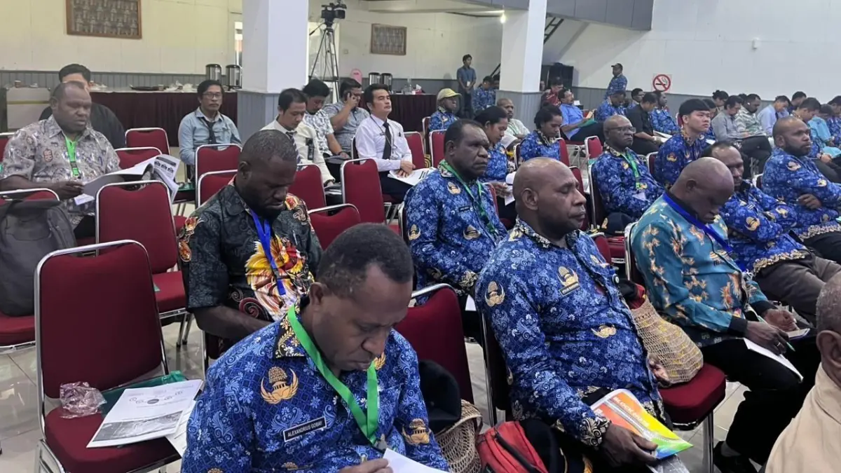 ASN Pemprov Papua Tengan yang mengikuti FGD RPPLH di Aula LOP RRI Nabire. (CEPOSONLINE.COM/THERESIA F. TEKEGE)&nbsp;