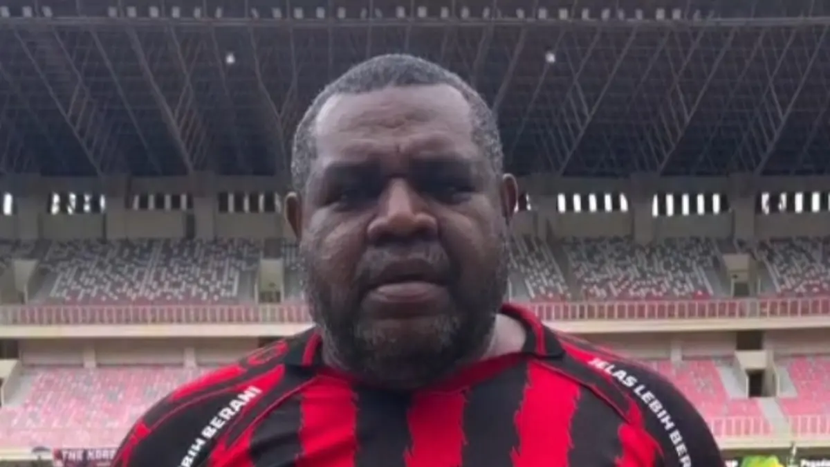 Ketua Panpel Persipura, Alberto Itar. (CEPOSONLINE.COM/HANS PALEN).