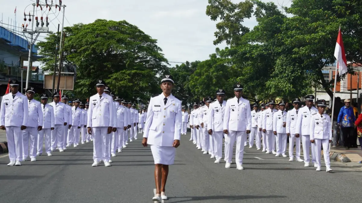 Para kepala kampung yang dilantik, Jumat (17/4). (CEPOSONLINE.COM/ISMAIL) 