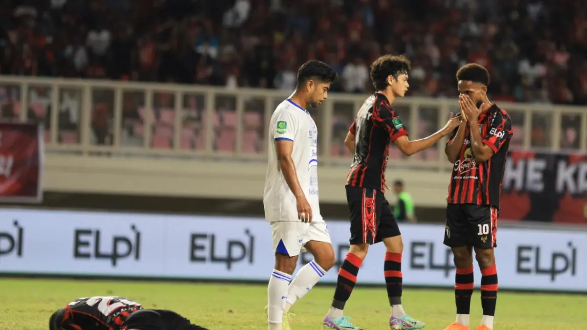 Persipura vs PSIS di Stadion Lukas Enembe. (CEPOSONLINE.COM/ERIK) 