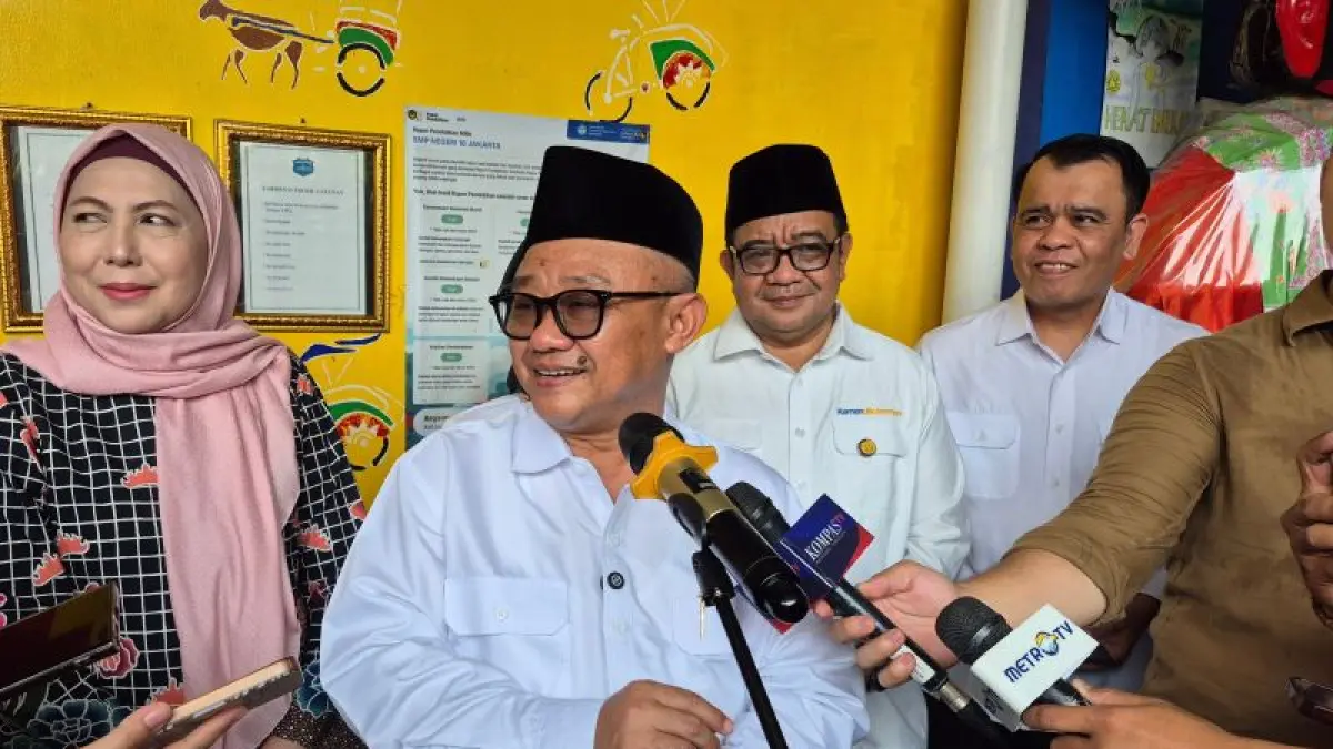 Menteri Pendidikan Dasar dan Menengah (Mendikdasmen) Abdul Mu