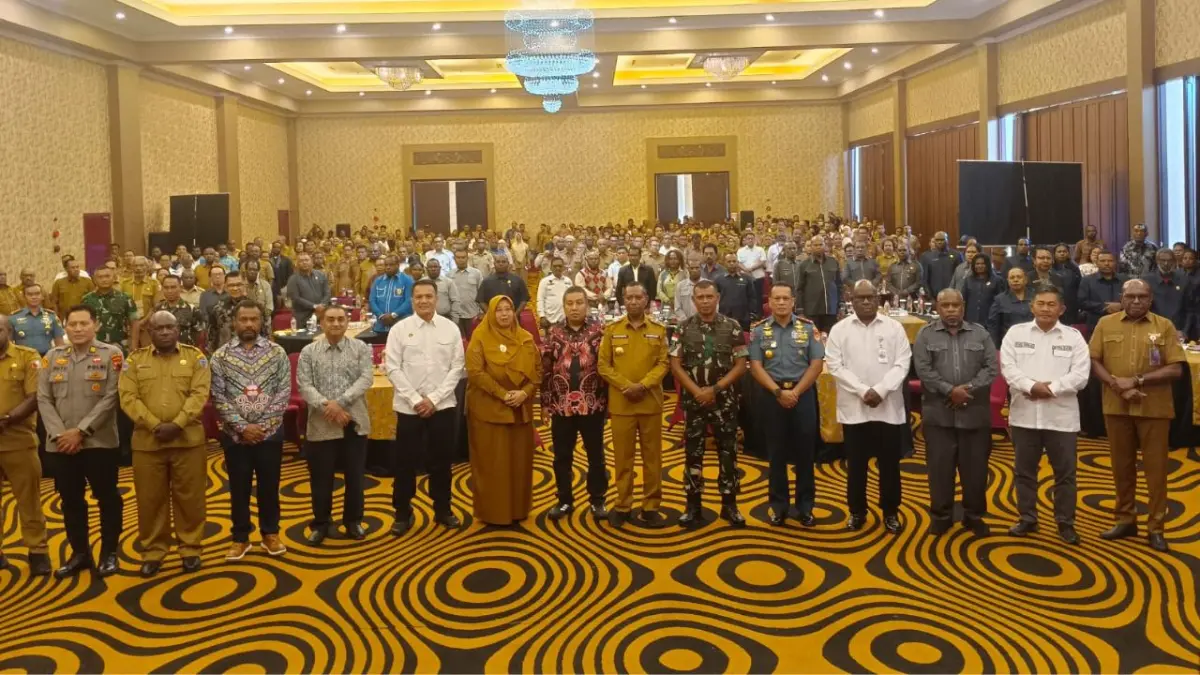 Gubernur Papua Selatan Apolo Safanpo bersama stakeholder pada pembukaan Musrenbang Otsus dan Penyusunan RKPD Papua Selatan 2027 di Merauke, Selasa (21/4/2026) &nbsp; &nbsp;