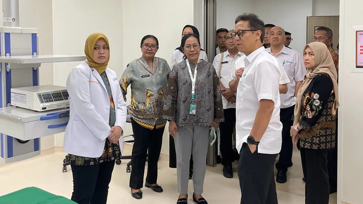 Menteri Kesehatan (Menkes) Budi Gunadi Sadikin saat melakukan kunjungan ke RSUP Jayapura beberapa waktu lalu. (Ceposonline.com/Dok.Cepos)