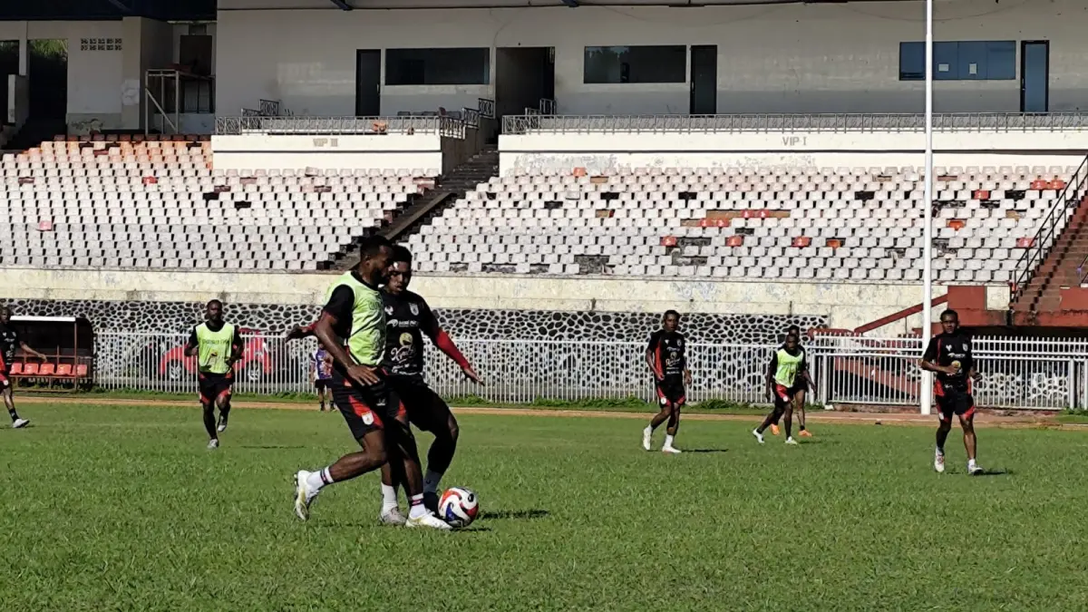 Skuad Persipura menjalani latihan di Stadion Mandala, Rabu (22/4/2026) (Weny firmansyah/ceposonline.com)