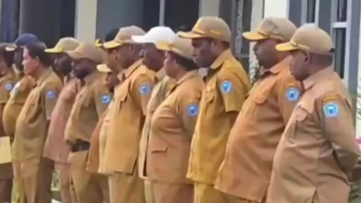 Para ASN yang mengikuti apel di halaman Kantor Bupati Yalimo pada Senin 20 April lalu.&nbsp;&nbsp;(CEPOSONLINE.COM/HUMAS) 