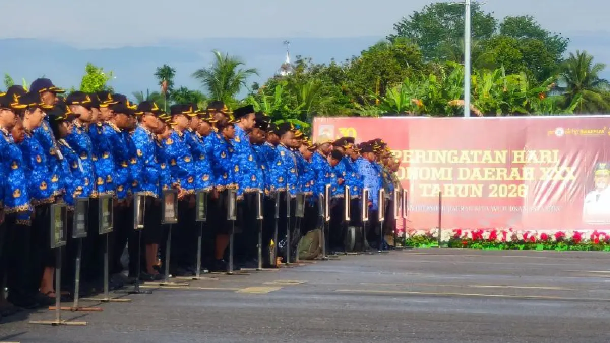 ASN lingkup Pemprov Papua Tengah saat mengikuti upacara peringatan Hari Otonomi Daerah ke-30 di Nabire, Senin (27/4/2026). ANTARA/Ali Nur Ichsa