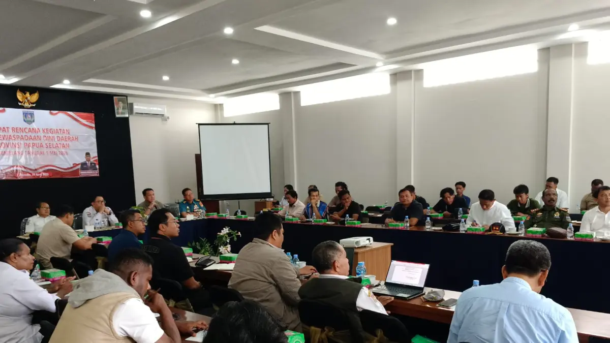 Rapat dengan stakeholder dipimpin &nbsp;Staf Ahli Gubernur Papua Selatan Bidang Pemerintah dan Politik &nbsp; ucahyo Agung Dwi Arianto, Rabu &nbsp;(29/4/2026) &nbsp;
(Sulo/Ceposonline.com) 