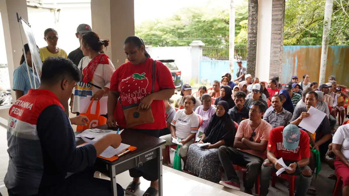 Subholding Downstream Pertamina Patra Niaga Regional Papua Maluku menggelar kegiatan Pasar Murah yang ditujukan pada 1.000 warga di wilayah Wayame dan Rumahtiga, Ambon. Selasa (28/4/2026)