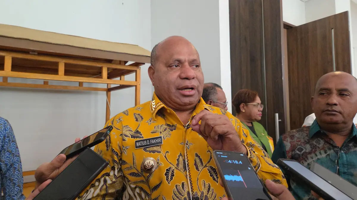 Gubernur Papua, Matius D Fakhiri. (Ceposonline.com/Elfira)