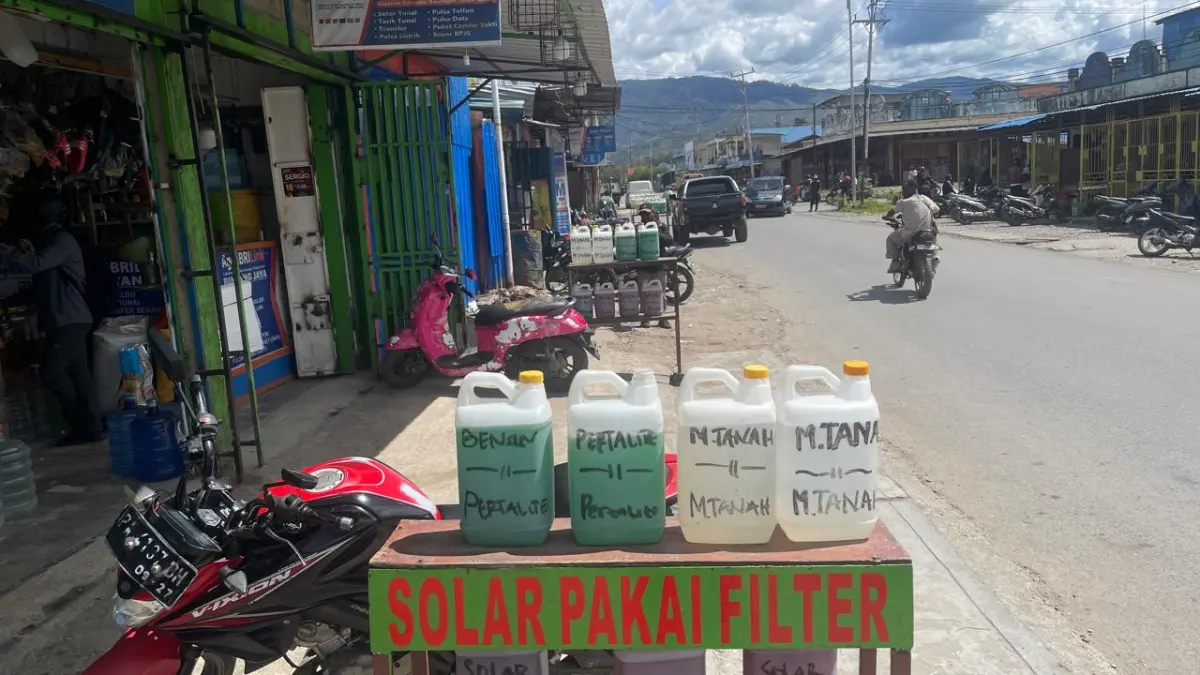 Minyak Tanah yang dijual secara enceran di beberapa kios yang ada &nbsp;dalam Kota Wamena Rabu (6/5/2026)