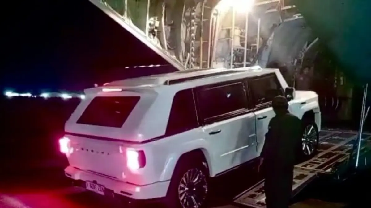 Foto dokumentasi mobil kepresidenan Maung MV3 Garuda Limousine masuk lambung pesawat angkut TNI AU untuk diterbangkan ke Cebu, Filipina, dalam rangka agenda kenegaraan Presiden Prabowo Subianto selama KTT Ke-48 ASEAN pada 6-8 Mei 2026. (Ceposonline.com/ANTARA/HO-Dokumentasi Paspampres)