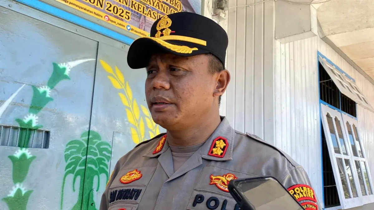 Kapolres Nabire, AKBP Samuel Tatiratu. (CEPOSONLINE.COM/THERESIA F. TEKEGE)