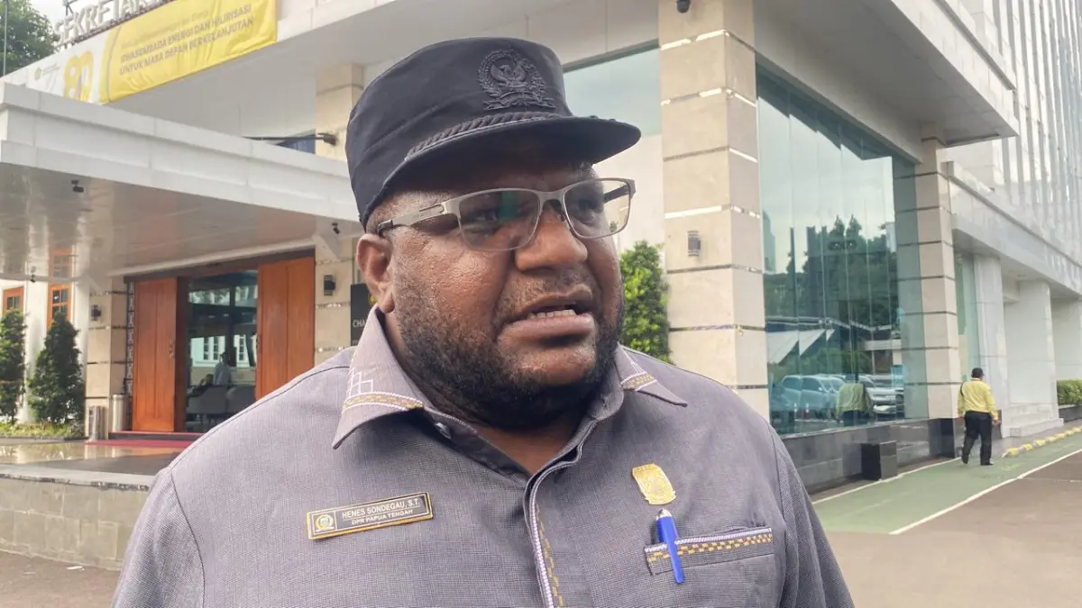 Anggota DPR Papua Tengah Dapil Intan Jaya, Henes Sondegau.&nbsp;
(CEPOSONLINE.COM/THERESIA F. TEKEGE)&nbsp;